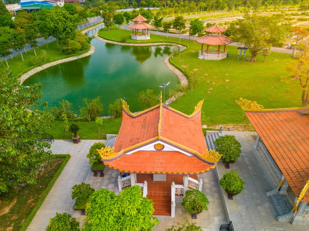 Ngôi chùa tại Sala Garden