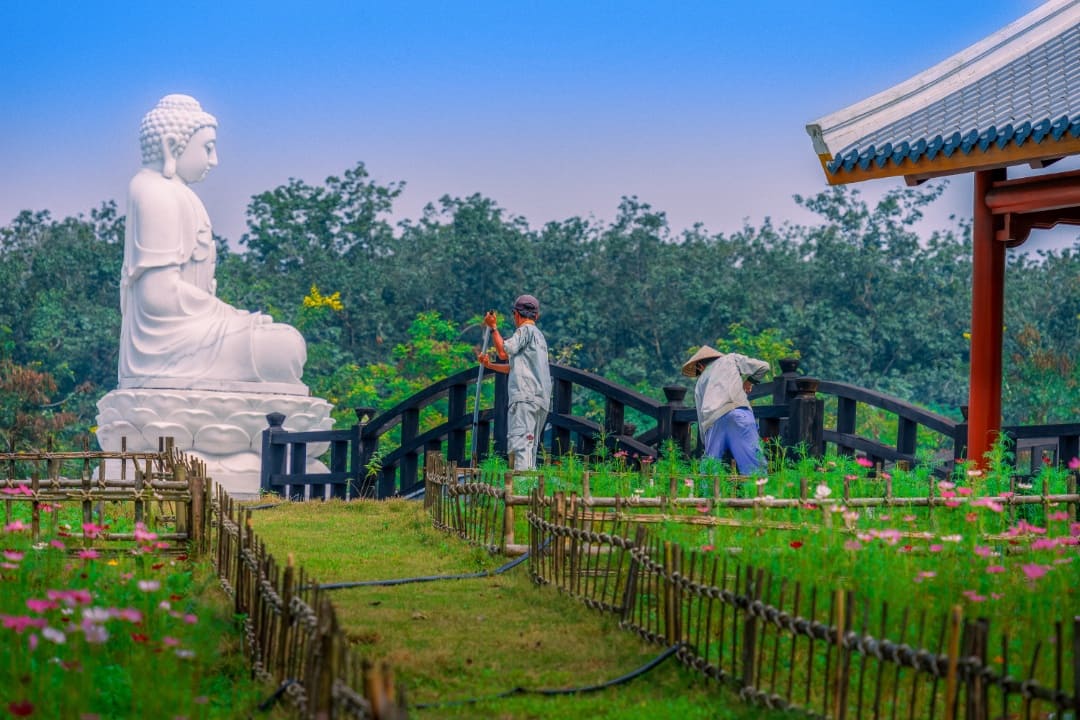 Nhân viên phục vụ tại Sala Garden