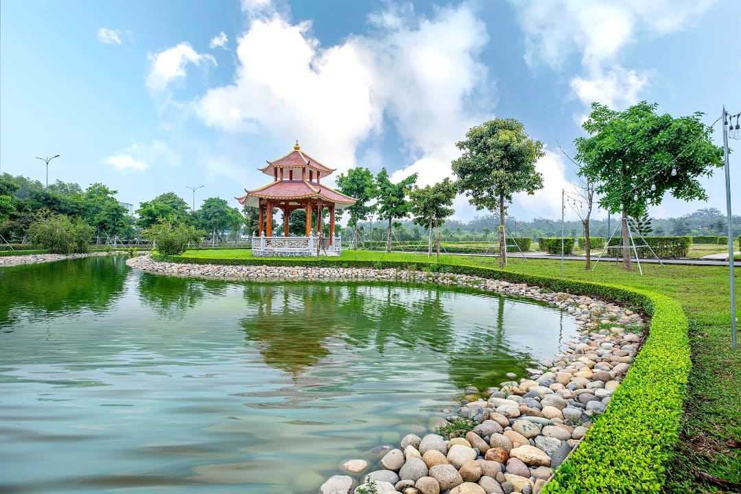 Hồ Tịnh Tâm tại Sala Garden