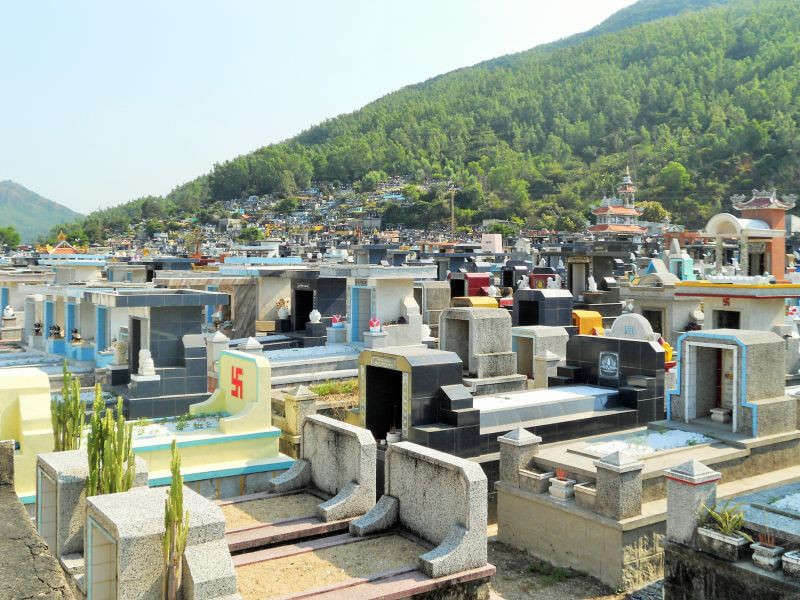 Không thể làm thủ tục mua đất nghĩa trang đối với đất giao miễn phí