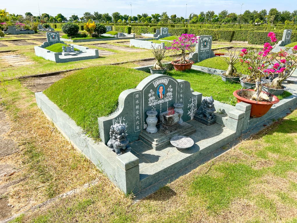Mộ người Hoa Sala Garden