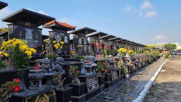 Mộ phần được xây theo tiêu chuẩn của nghĩa trang thành phố Hồ Chí Minh Củ Chi
