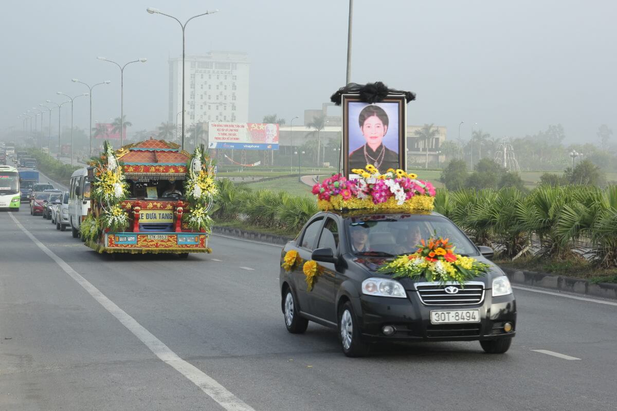 Xe rước di ảnh