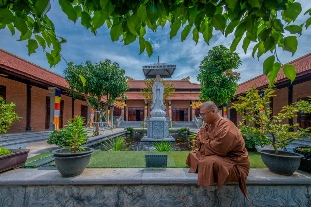 Khuôn viên tịnh xá Sala Garden