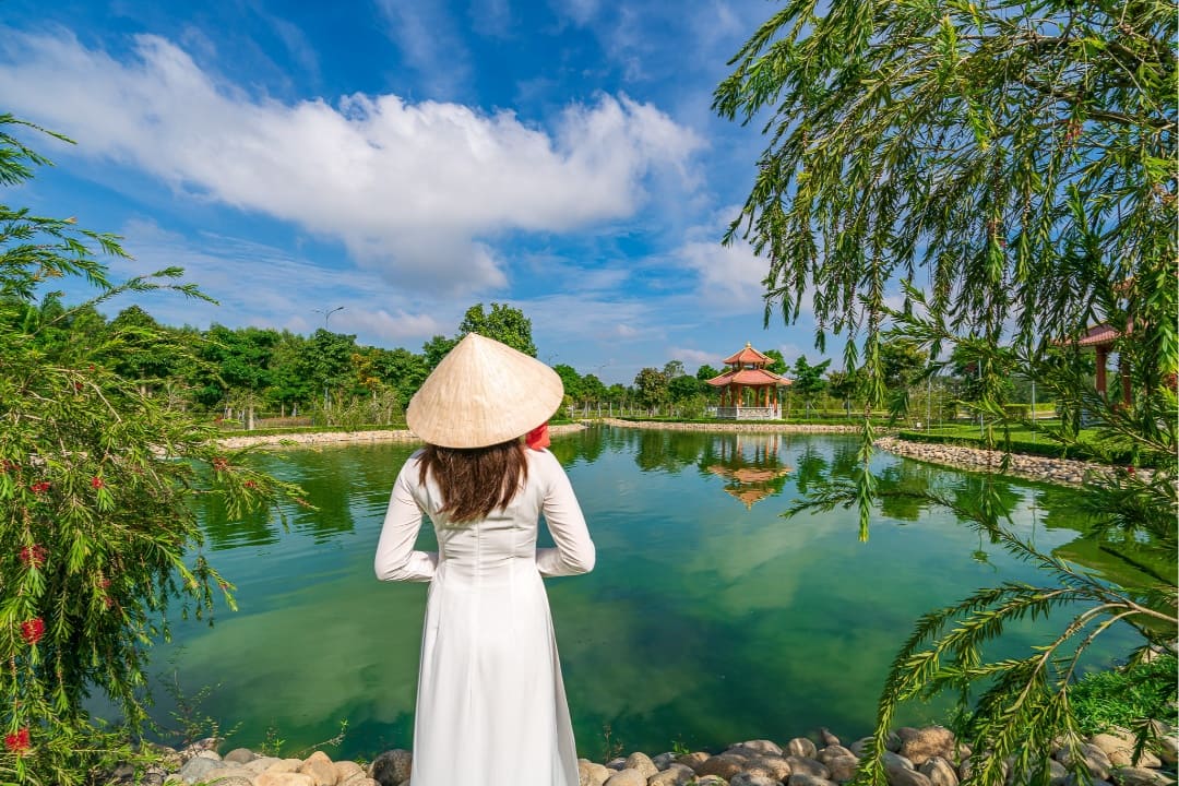 Người viếng thăm Suối Tâm Linh