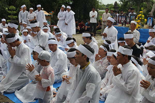 Áo tang lễ mối quan hệ