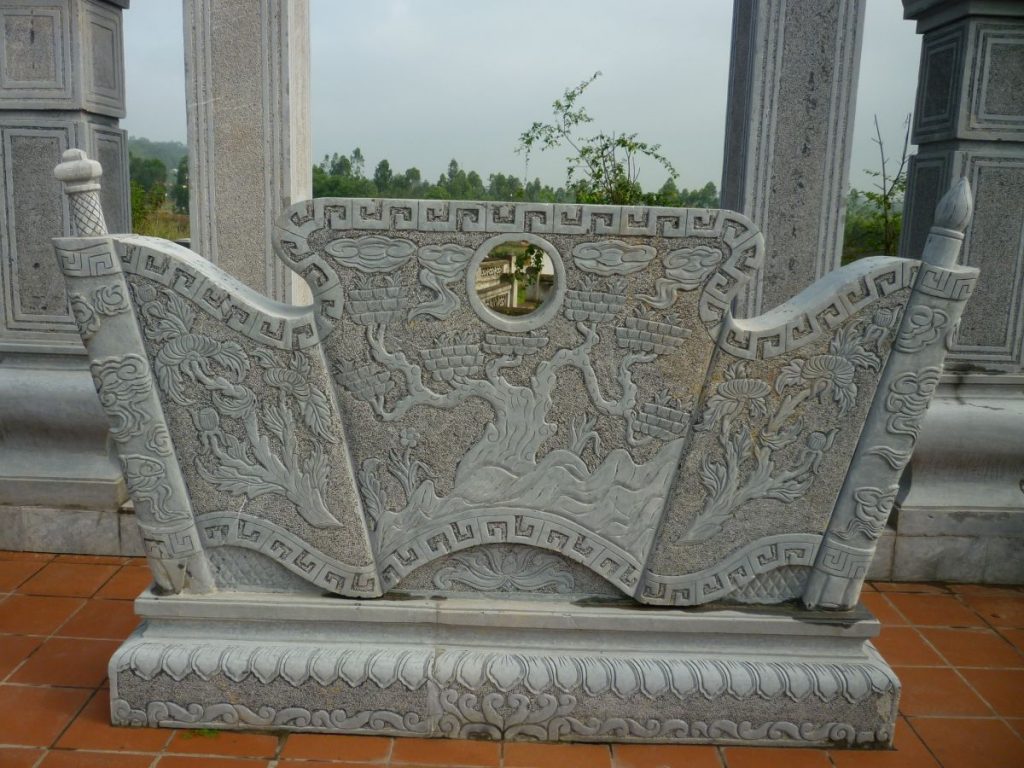 Bức bình phong đá năng lượng xấu