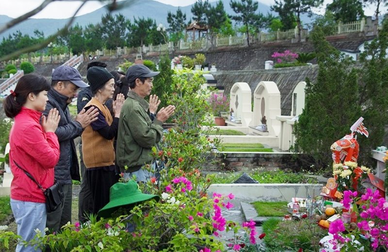 Tưởng nhớ nghĩa trang Việt Nam