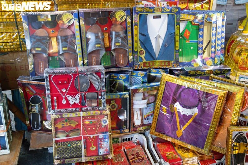 Hàng mã quần áo phong phú và đa dạng