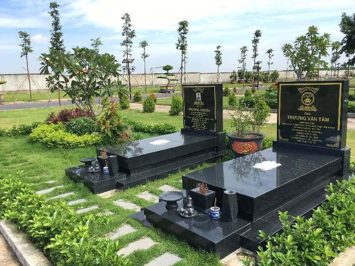 Biểu tượng trên bia mộ mang tính thẩm mỹ mà còn thể hiện niềm tin tâm linh